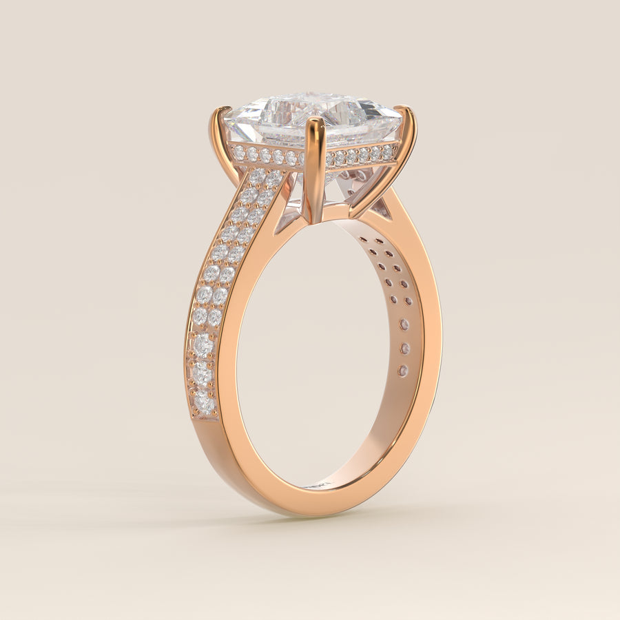 Verlovingsring princess lab grown diamant met brede pave band, cathedral setting en hidden halo, rosegoud