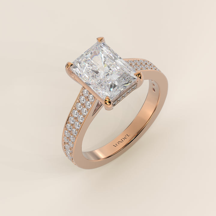 Verlovingsring radiant lab grown diamant met brede pave band, cathedral setting en hidden halo, rosegoud