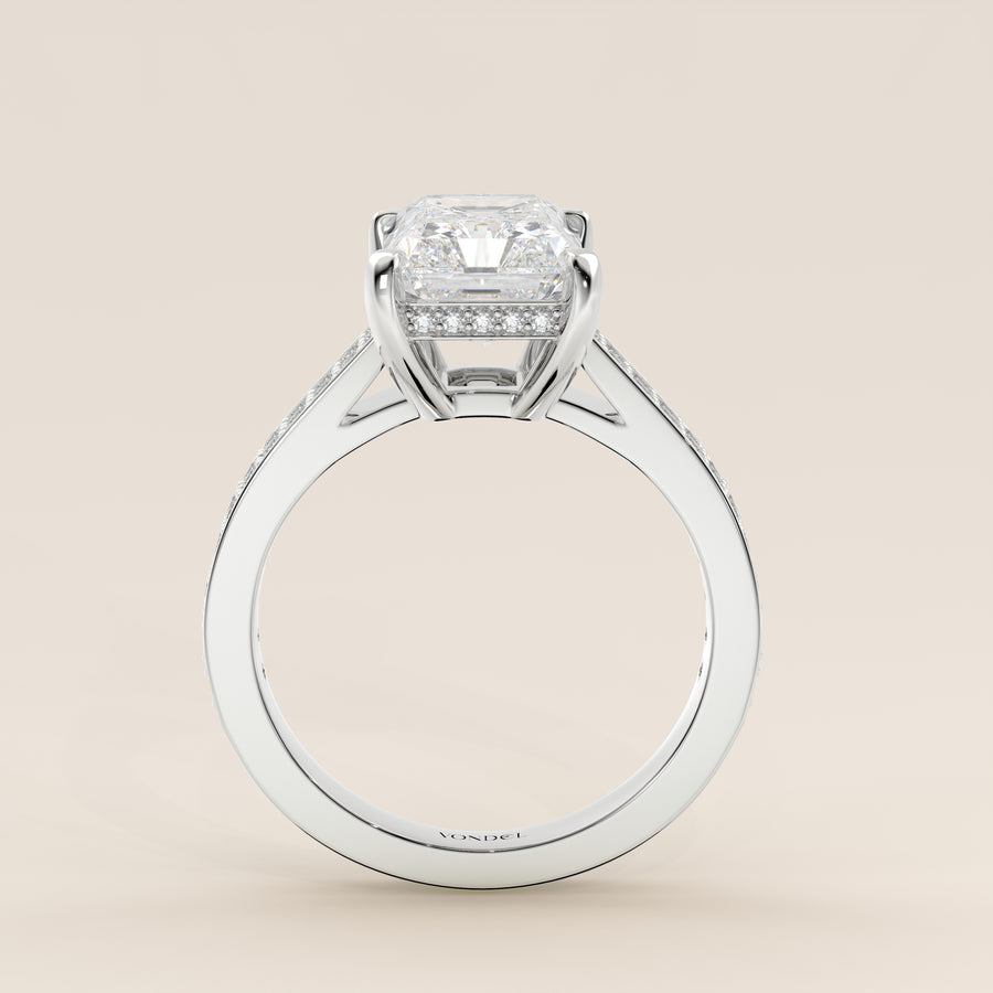 Verlovingsring radiant lab grown diamant met brede pave band, cathedral setting en hidden halo, witgoud