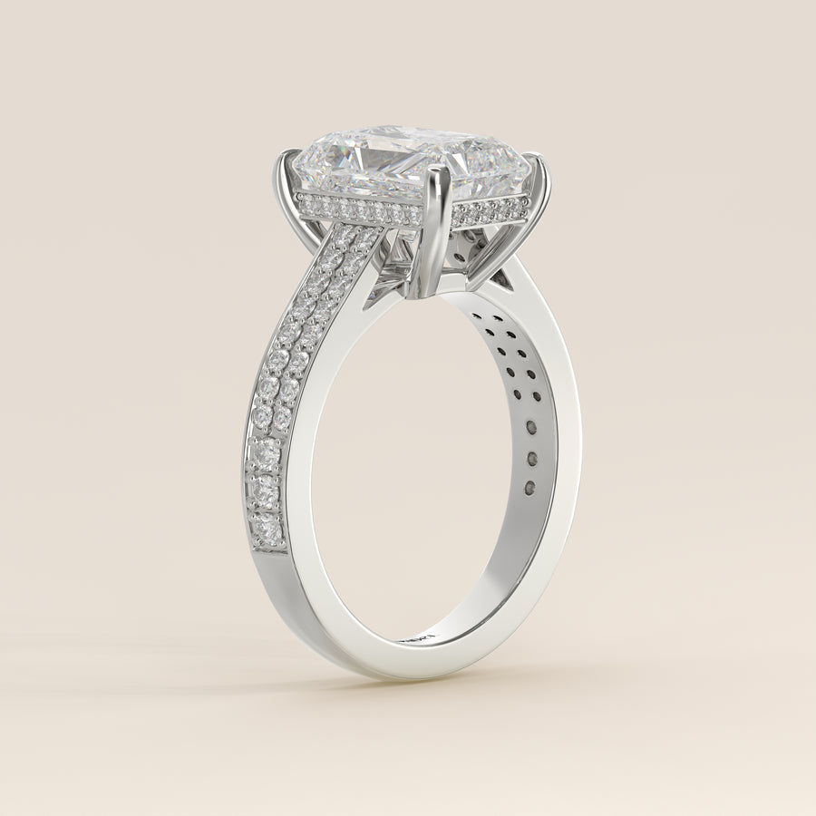Verlovingsring radiant lab grown diamant met brede pave band, cathedral setting en hidden halo, witgoud