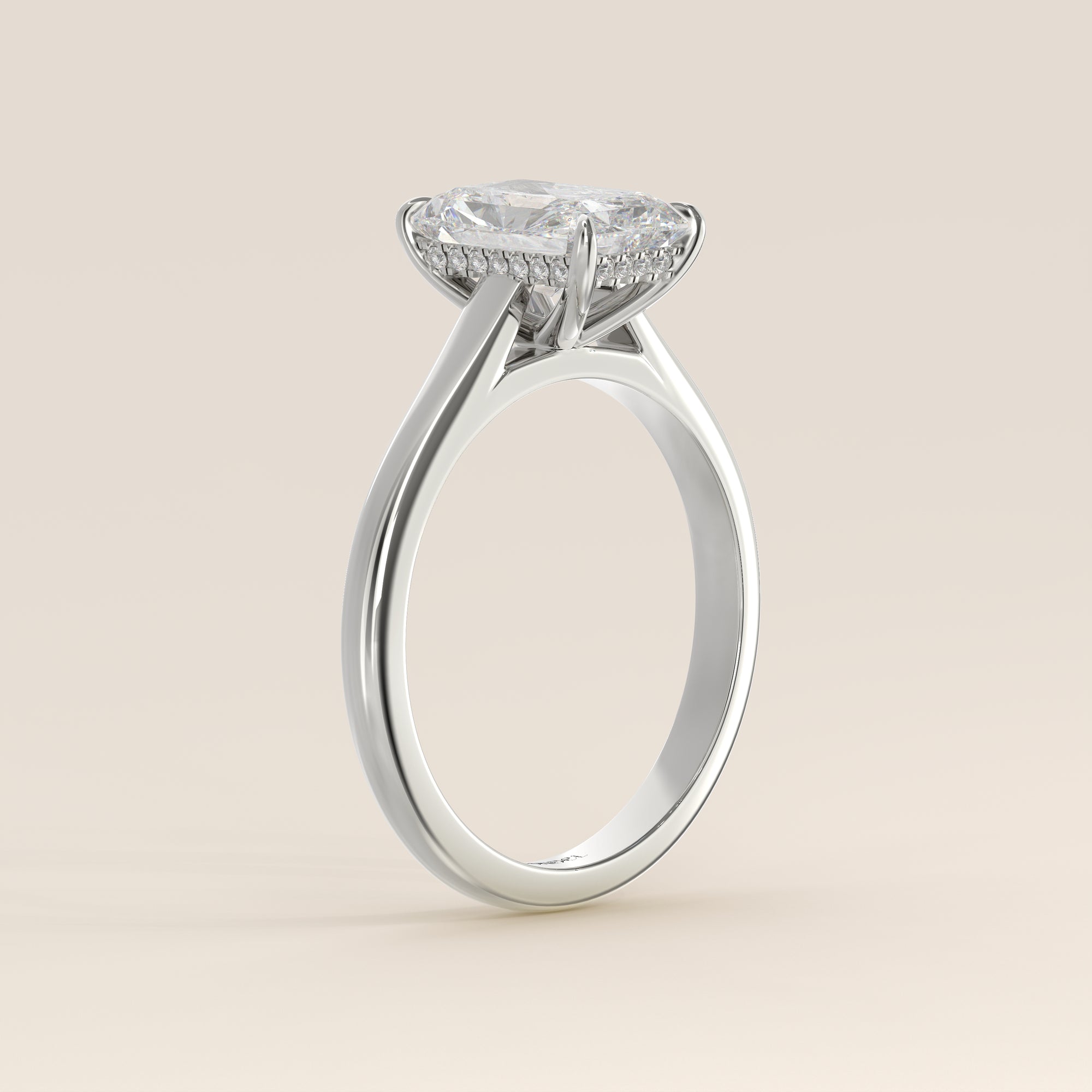 Verlovingsring radiant lab grown diamant met cathedral setting en hidden halo, witgoud
