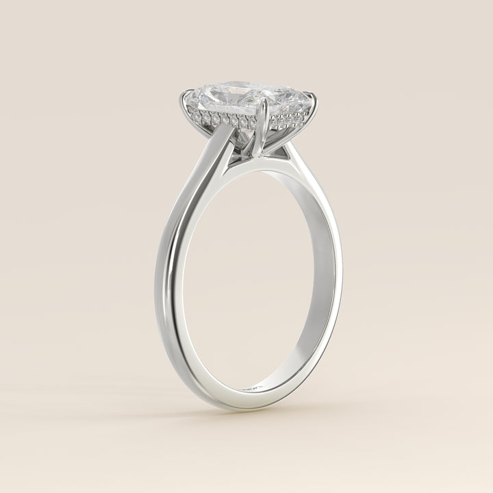 Verlovingsring radiant lab grown diamant met cathedral setting en hidden halo, witgoud