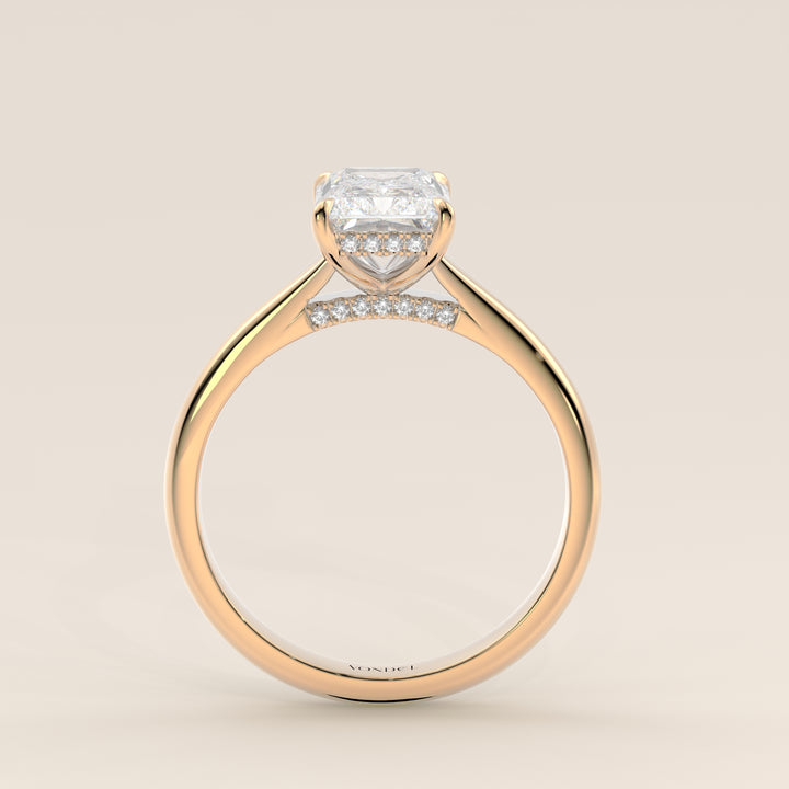 Verlovingsring radiant lab grown diamant met cathedral setting, hidden halo en diamond bridge, geelgoud