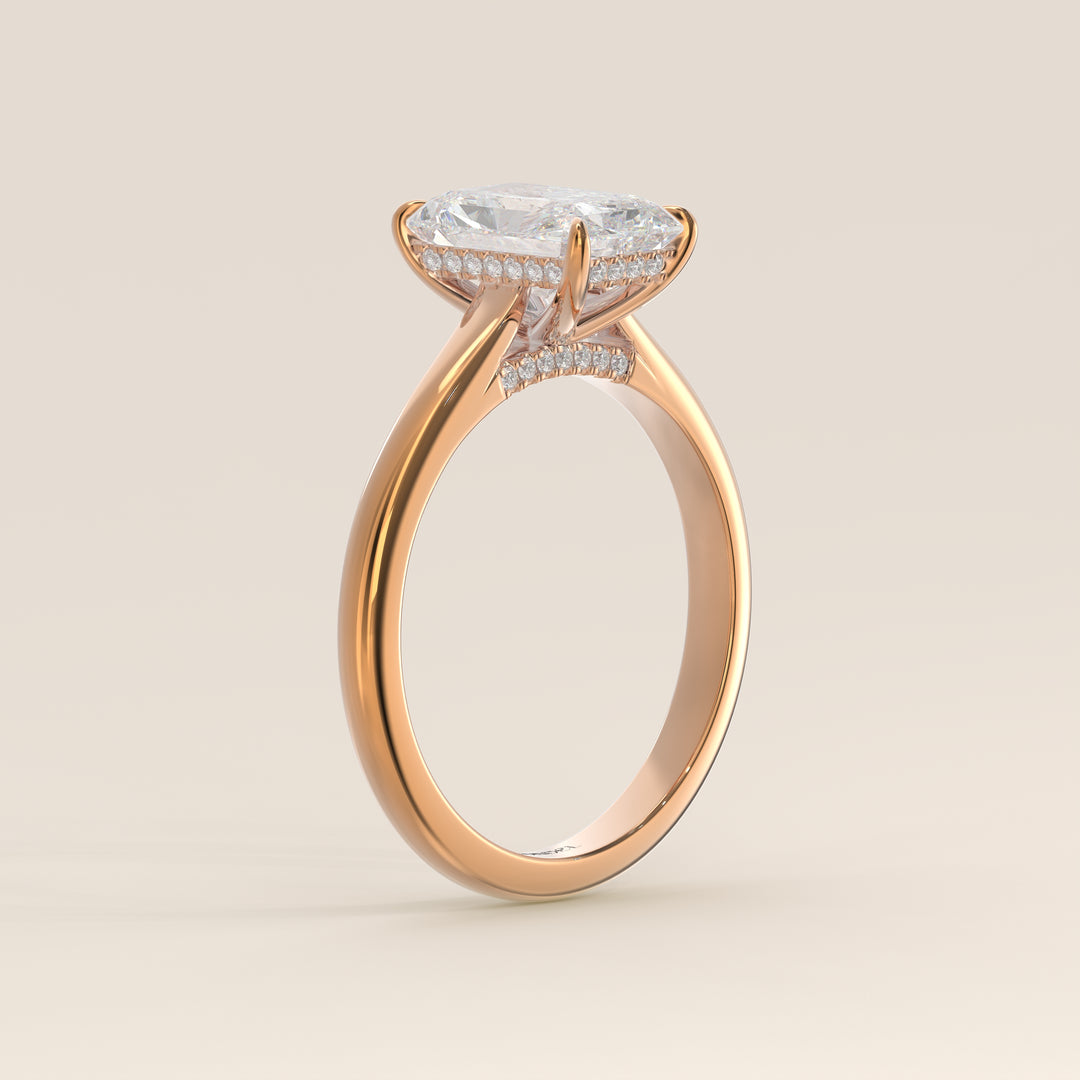 Verlovingsring radiant lab grown diamant met cathedral setting, hidden halo en diamond bridge, rosegoud