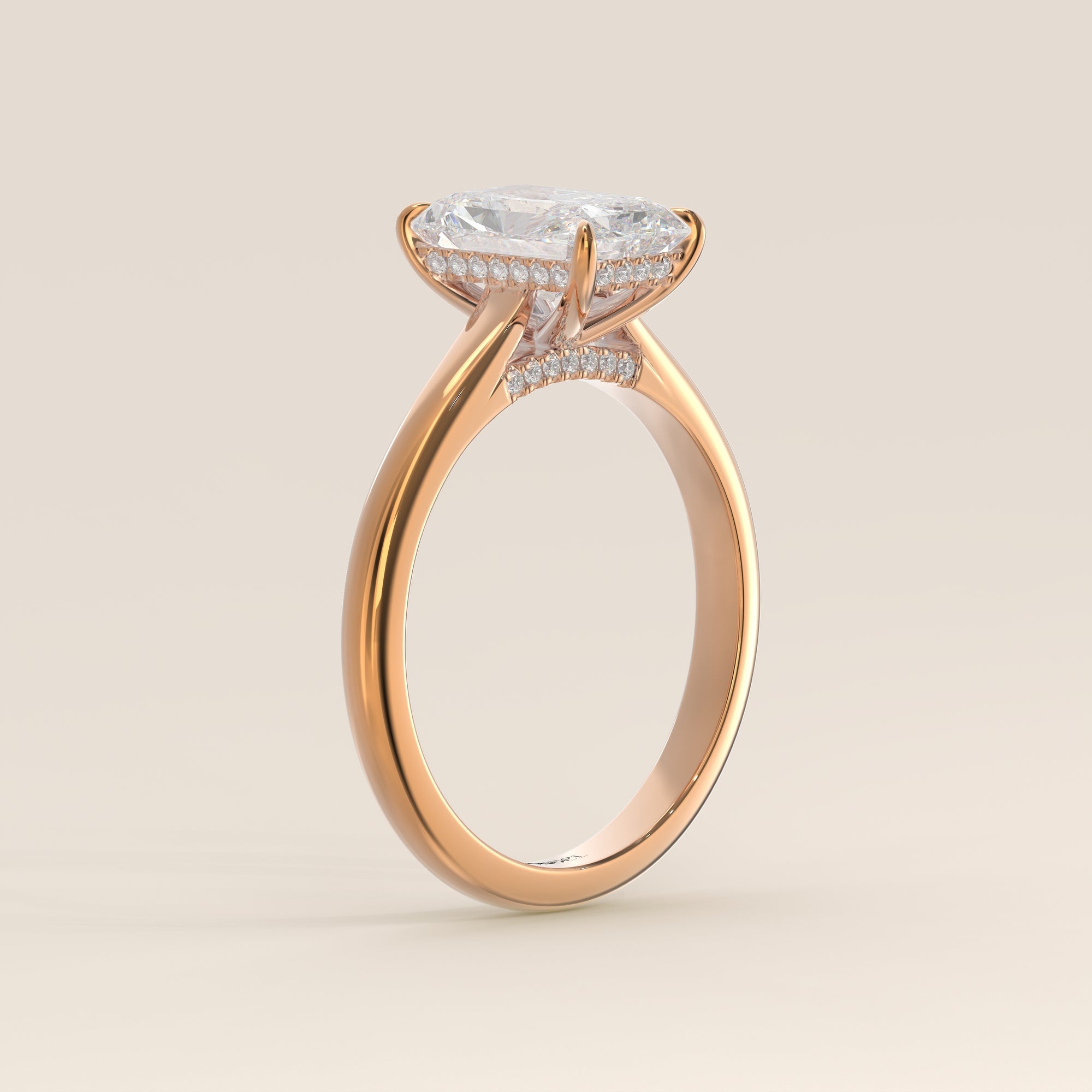 Verlovingsring radiant lab grown diamant met cathedral setting, hidden halo en diamond bridge, rosegoud