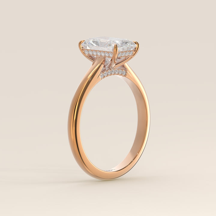 Verlovingsring radiant lab grown diamant met cathedral setting, hidden halo en diamond bridge, rosegoud