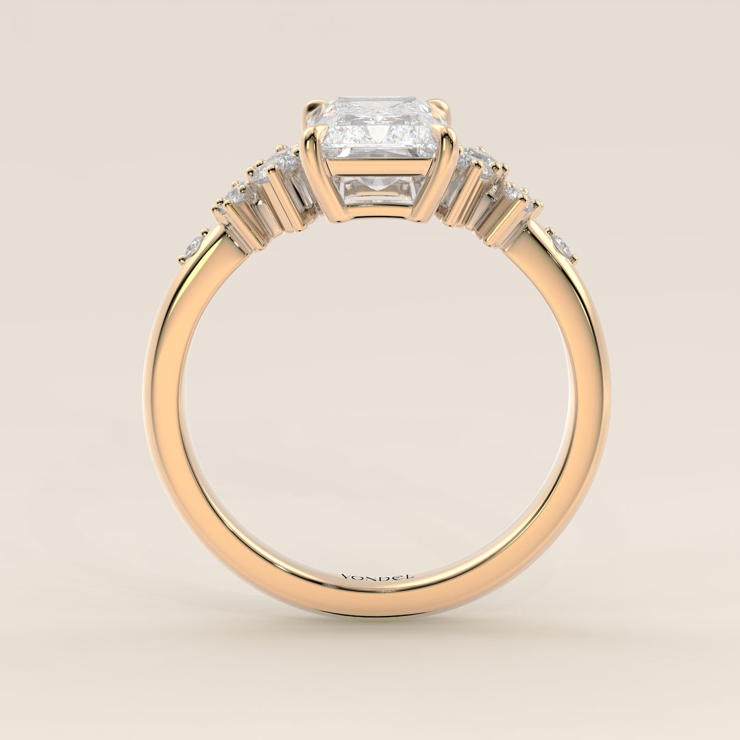 Verlovingsring radiant lab grown diamant met hidden halo en lage zetting, geelgoud