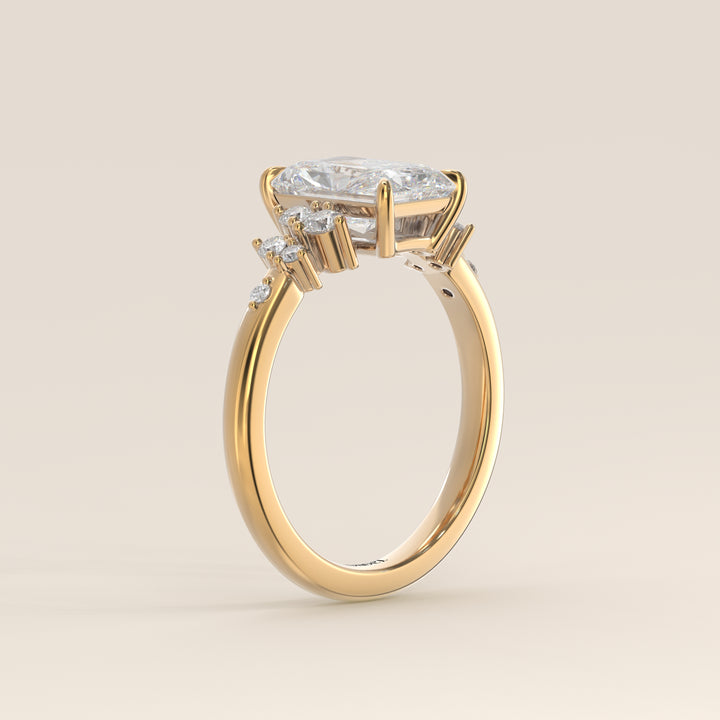 Verlovingsring radiant lab grown diamant met hidden halo en lage zetting, geelgoud
