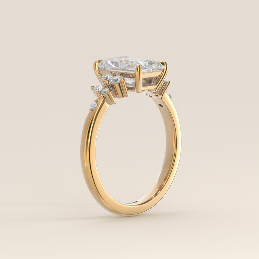 Verlovingsring radiant lab grown diamant met hidden halo en lage zetting, geelgoud