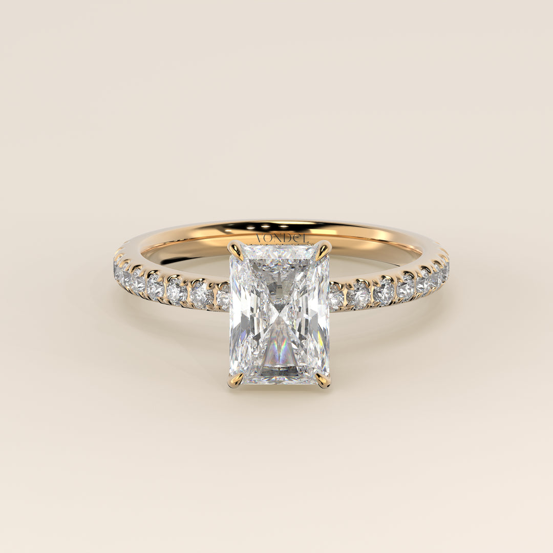 Verlovingsring radiant lab grown diamant met hidden halo en pave band, geelgoud