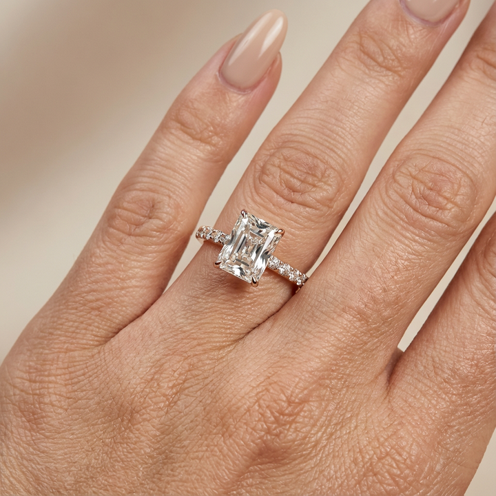 Verlovingsring radiant lab grown diamant met hidden halo en pave band, rosegoud