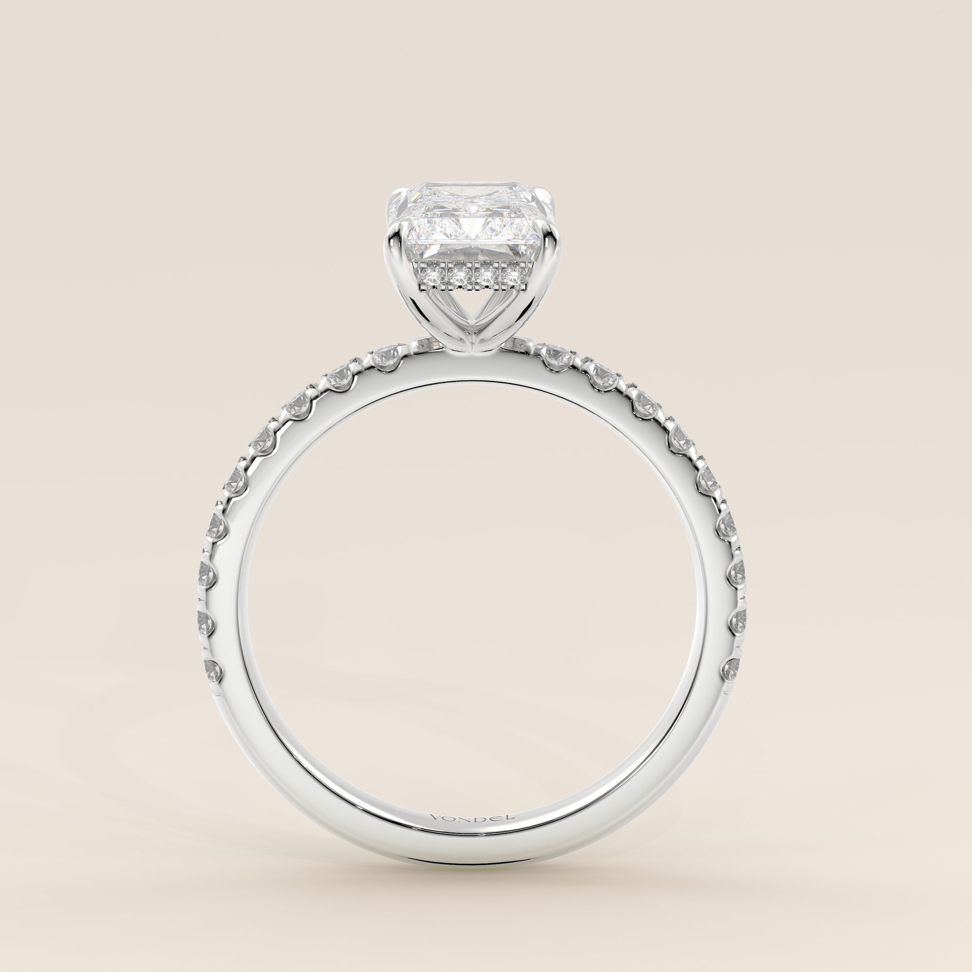 Verlovingsring radiant lab grown diamant met hidden halo en pave band, witgoud