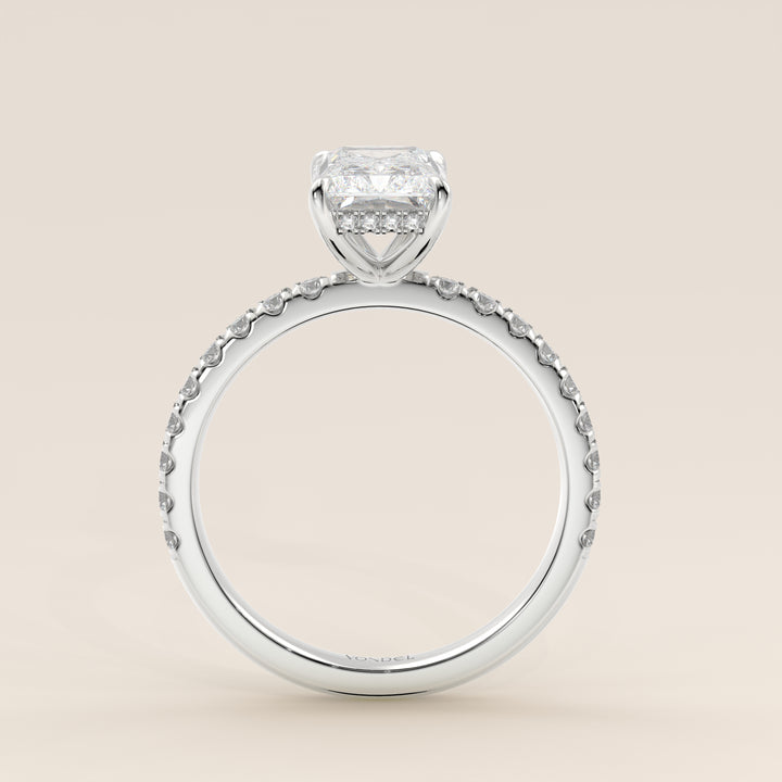 Verlovingsring radiant lab grown diamant met hidden halo en pave band, witgoud