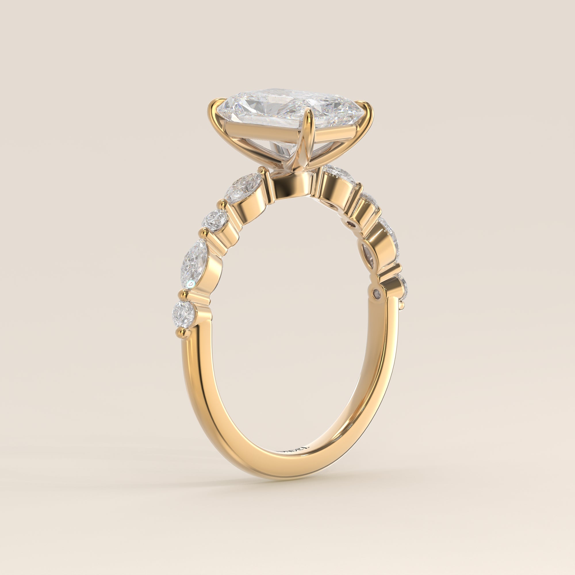 Verlovingsring radiant lab grown diamant met marquise- en ronde diamantband, geelgoud