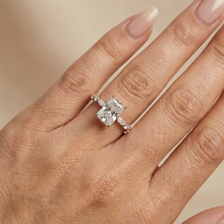 Verlovingsring radiant lab grown diamant met marquise- en ronde diamantband, rosegoud
