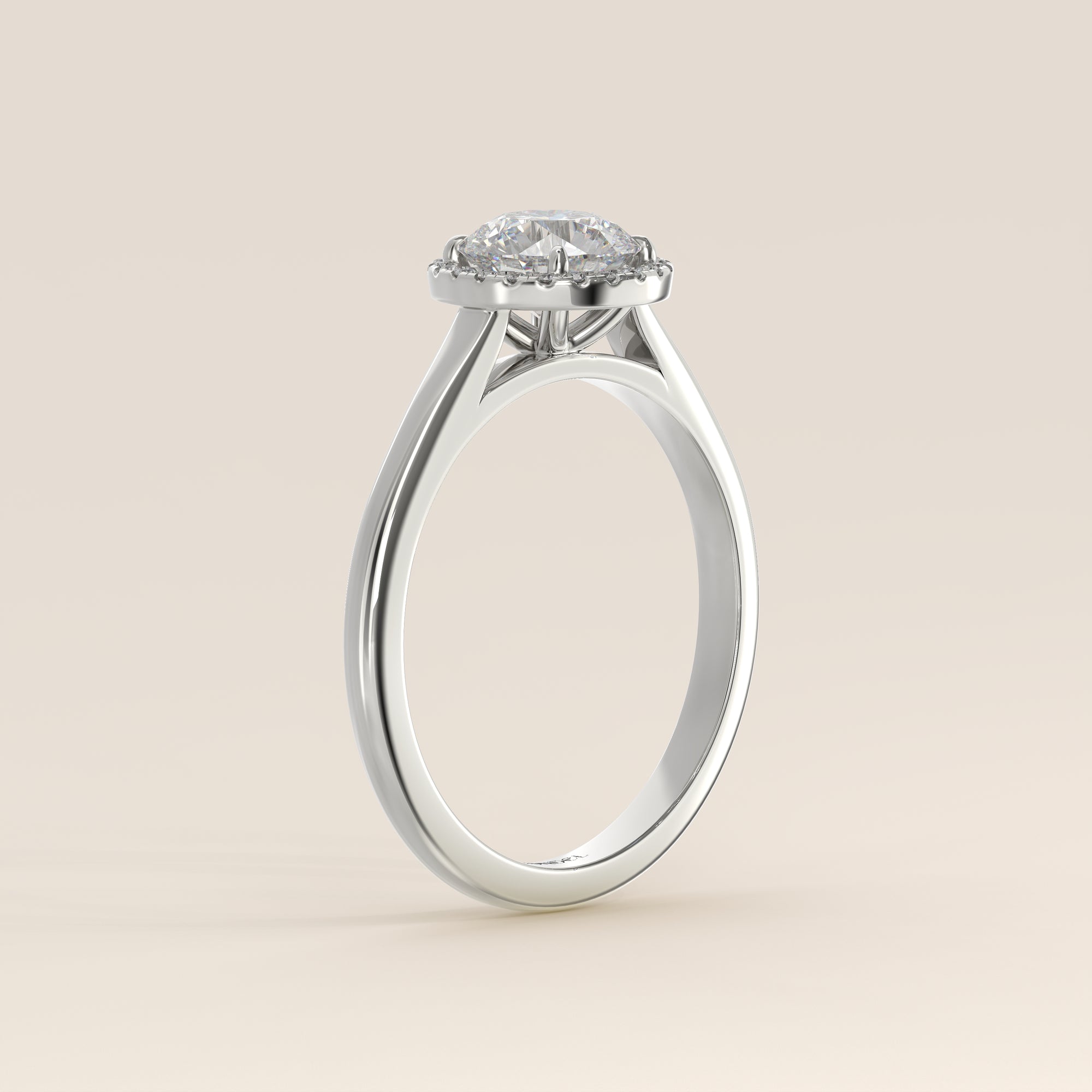 Verlovingsring rond halo lab grown diamant met cathedral en hoge zetting, witgoud