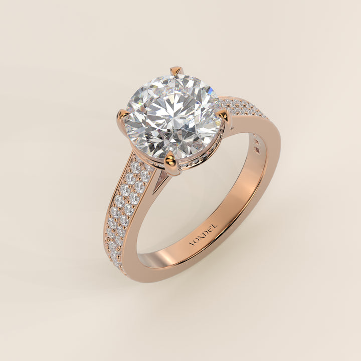 Verlovingsring rond lab grown diamant met brede pave band, cathedral setting en hidden halo, rosegoud