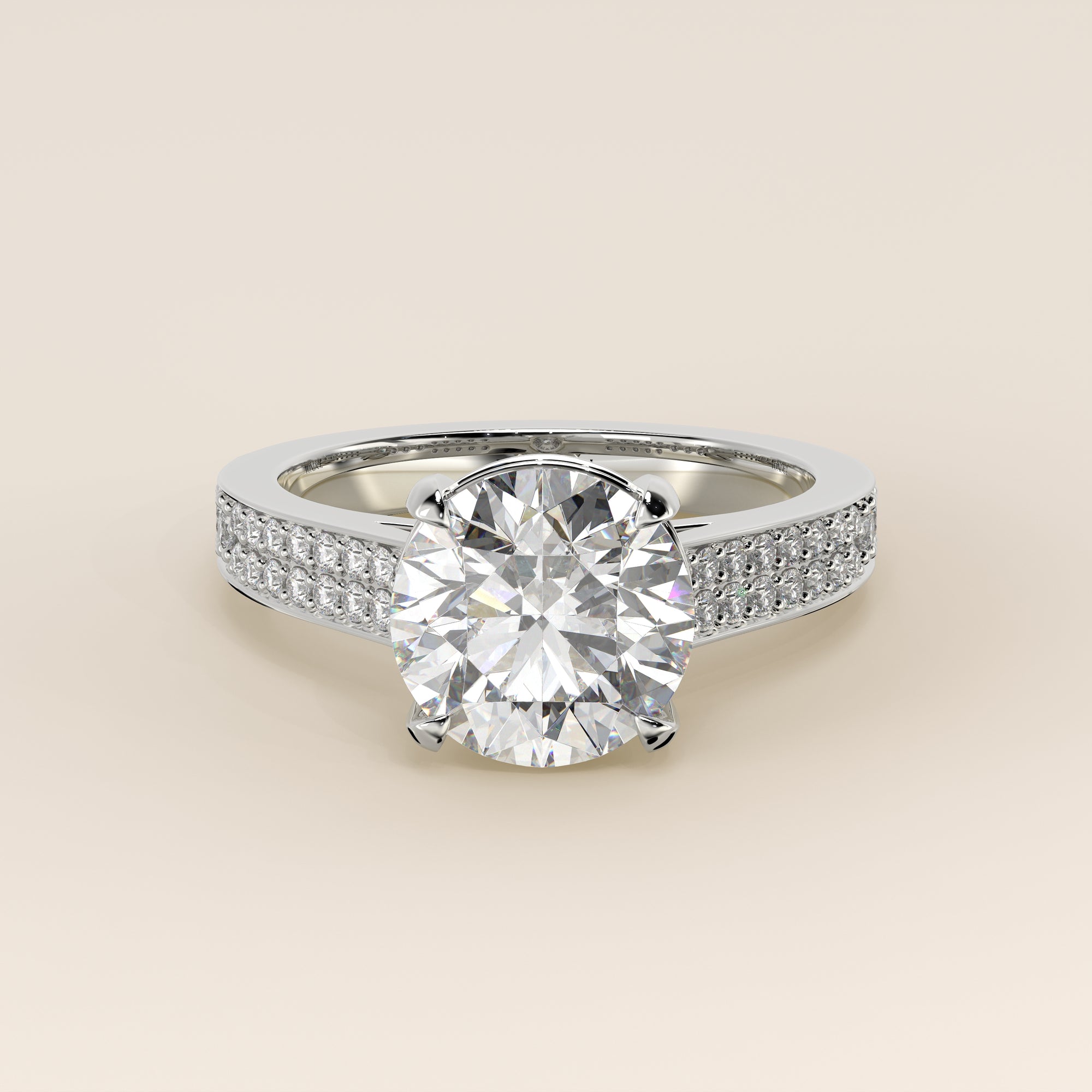 Verlovingsring rond lab grown diamant met brede pave band, cathedral setting en hidden halo, witgoud