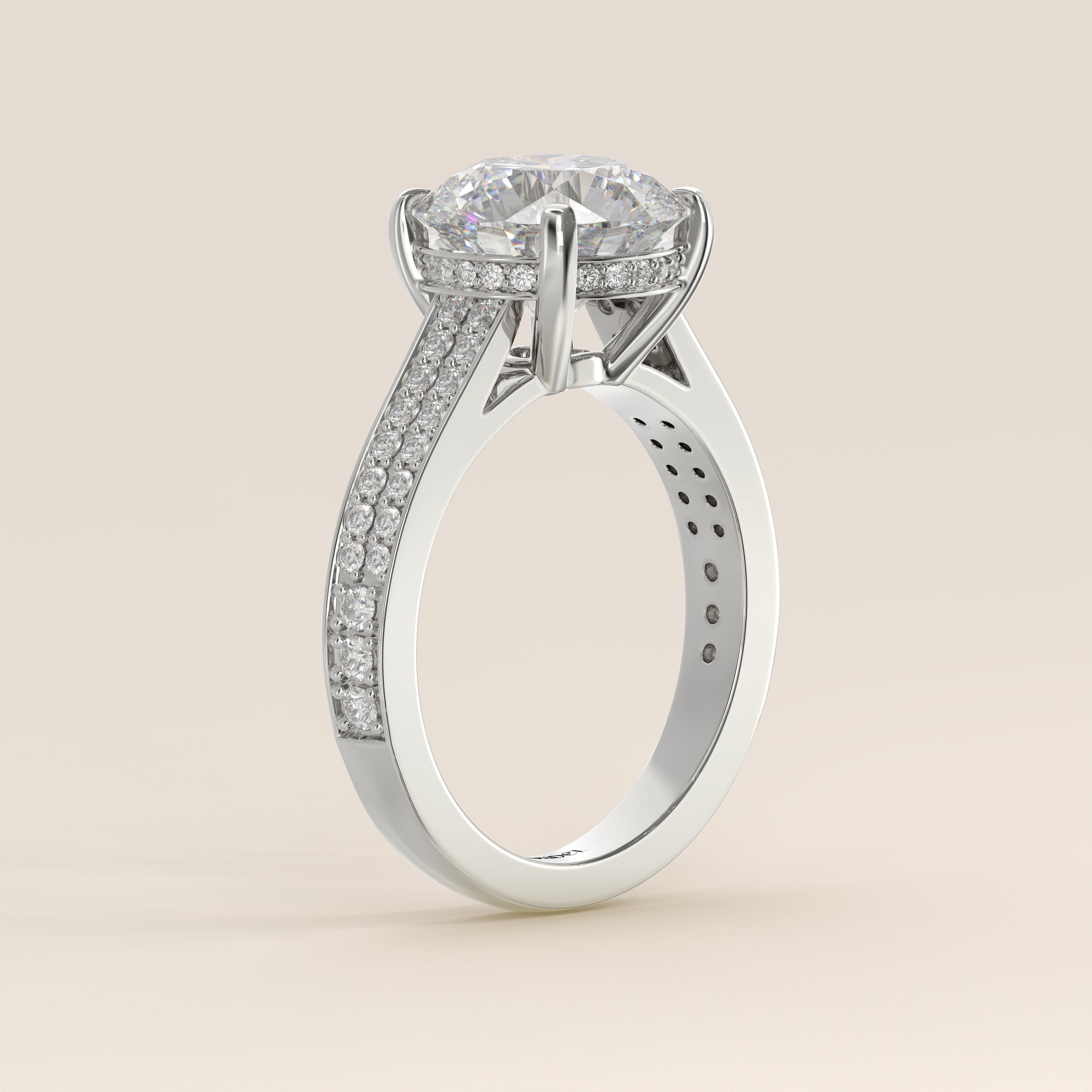 Verlovingsring rond lab grown diamant met brede pave band, cathedral setting en hidden halo, witgoud