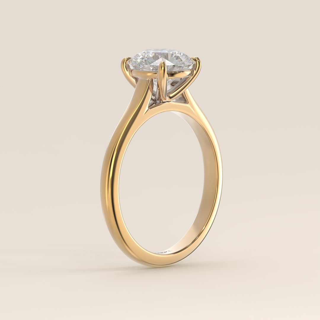 Verlobungsring mit rundem, im Labor gezüchtetem Diamanten in Kathedralenfassung, Gelbgold