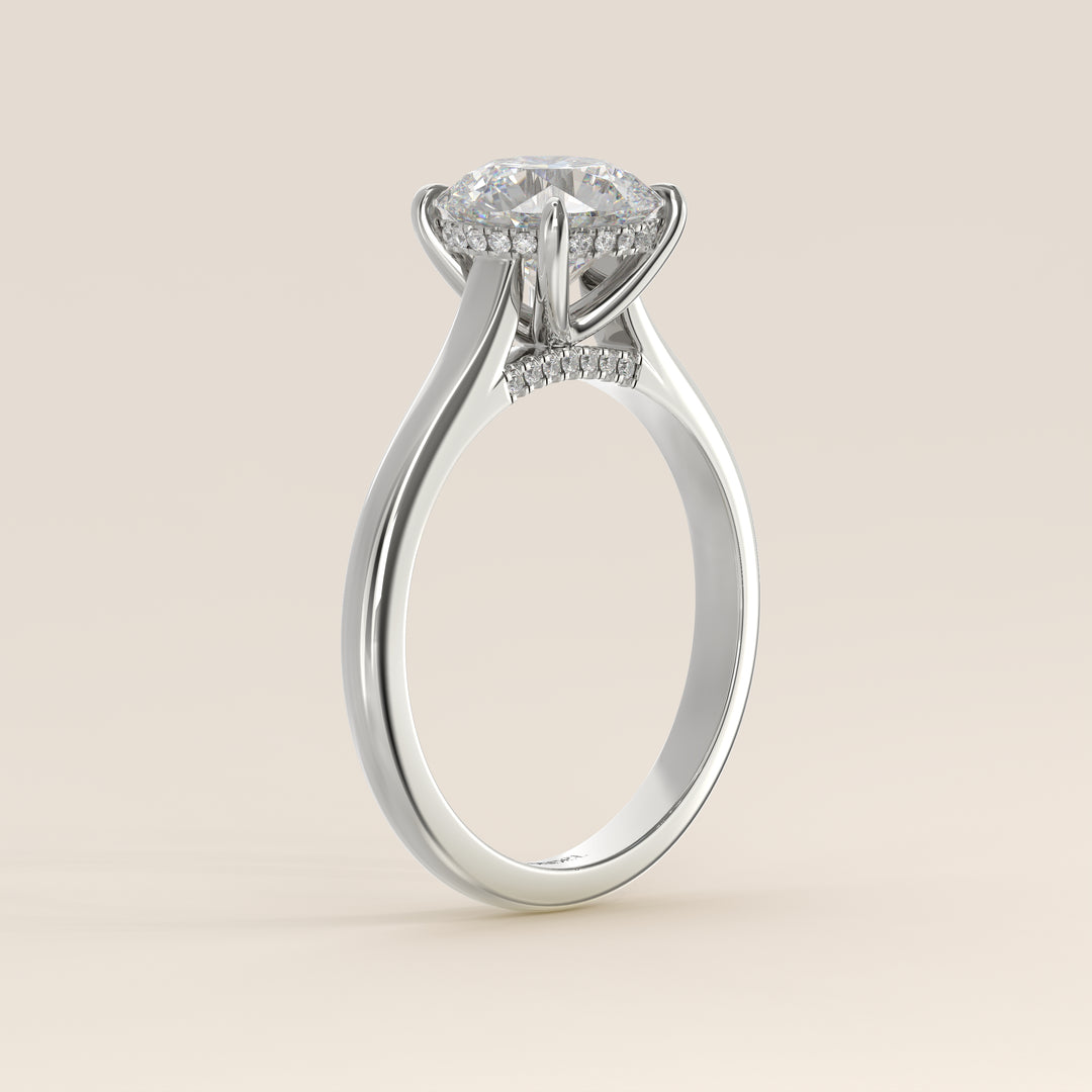 Runder Verlobungsring mit im Labor gezüchtetem Diamanten in Kathedralenfassung, verstecktem Halo und Diamantbrücke, Weißgold