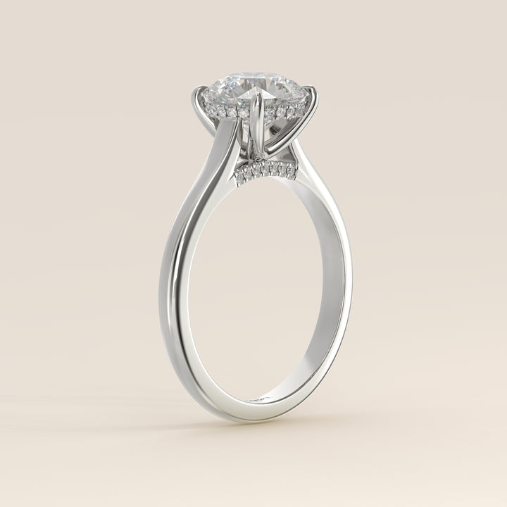 Runder Verlobungsring mit im Labor gezüchtetem Diamanten in Kathedralenfassung, verstecktem Halo und Diamantbrücke, Weißgold