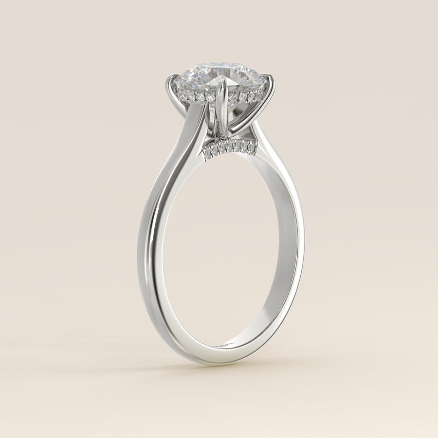 Verlovingsring rond lab grown diamant met cathedral setting, hidden halo en diamond bridge, witgoud
