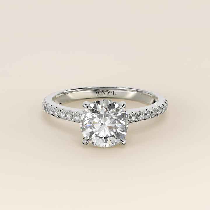 Runder Verlobungsring mit im Labor gezüchtetem Diamanten in Kathedralenfassung, Pavé-Fassung und verstecktem Halo, Weißgold