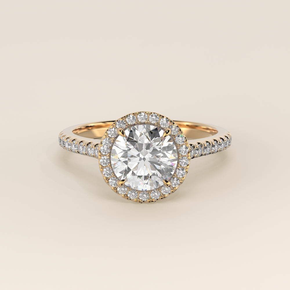 Verlovingsring rond lab grown diamant met halo en pave band, geelgoud