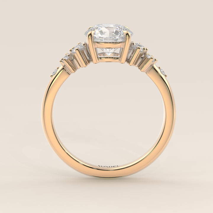 Verlovingsring rond lab grown diamant met hidden halo en lage zetting, geelgoud