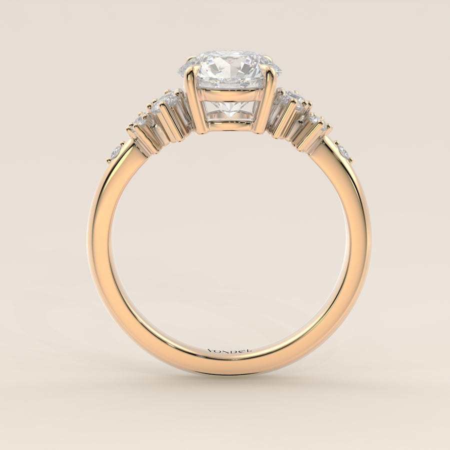 Verlovingsring rond lab grown diamant met hidden halo en lage zetting, geelgoud