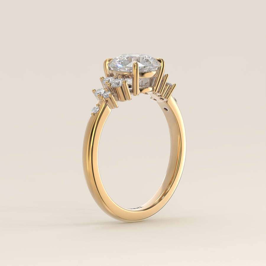 Verlovingsring rond lab grown diamant met hidden halo en lage zetting, geelgoud