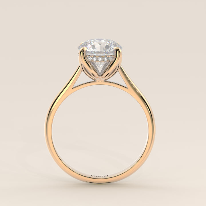 Verlovingsring rond lab grown diamant met petal prongs en hidden halo, geelgoud