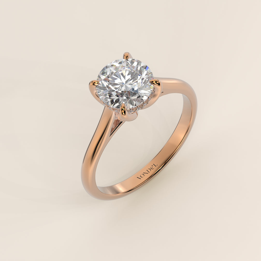 Verlovingsring rond lab grown diamant met petal prongs en hidden halo, rosegoud