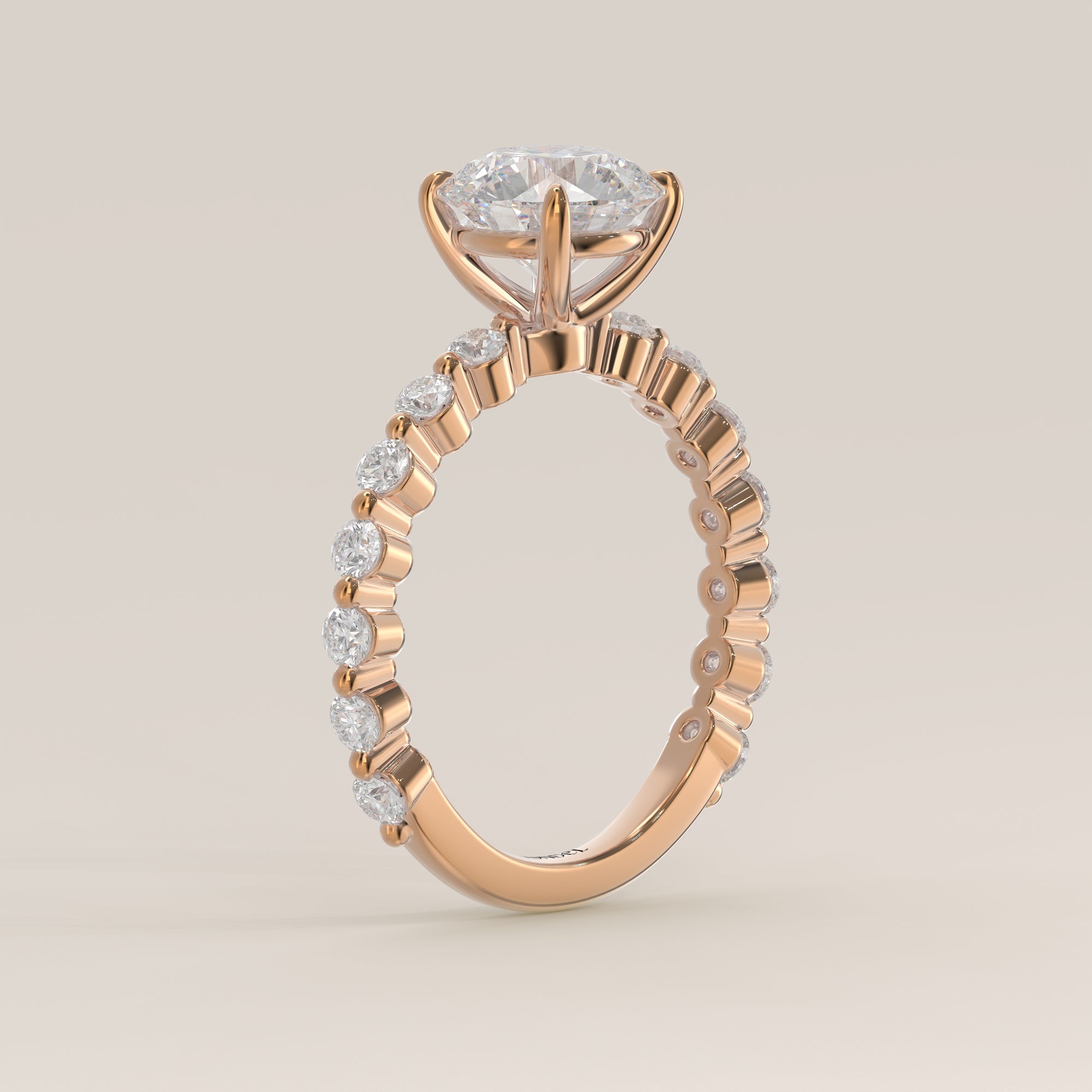 Verlovingsring rond lab grown diamant met ronde diamanten band, rosegoud