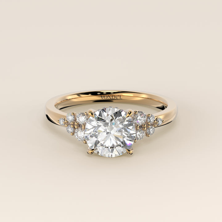 Verlovingsring rond lab grown diamant met snowdrift en hidden halo, geelgoud