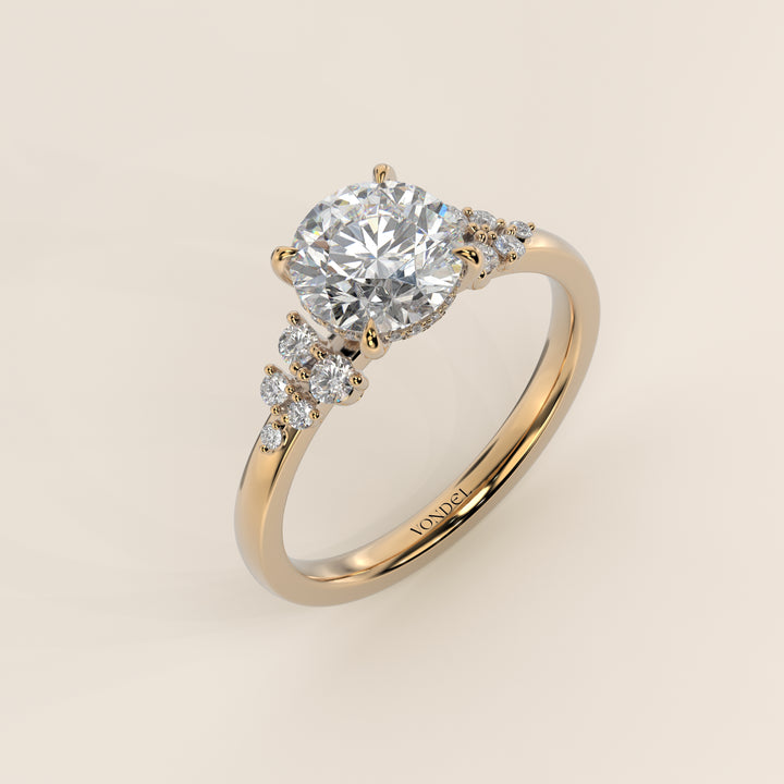 Verlovingsring rond lab grown diamant met snowdrift en hidden halo, geelgoud