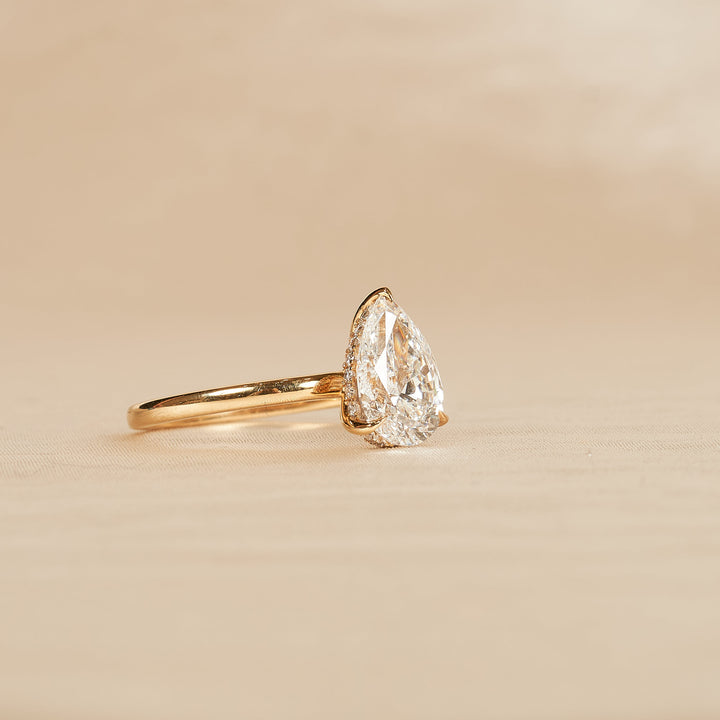 Solitaire Pear Diamanten Ring met Hidden Halo - 18K Geelgoud - 2,07 ct