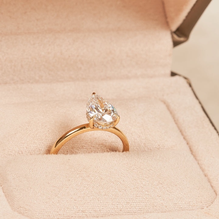 Solitaire Pear Diamanten Ring met Hidden Halo - 18K Geelgoud - 2,07 ct