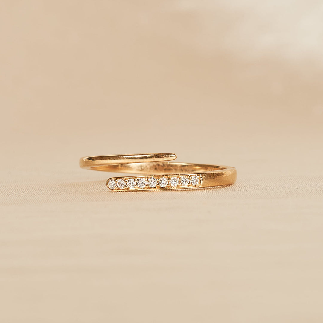 Wrap-around ring with round brilliants - 18K gold - 0.07 ct