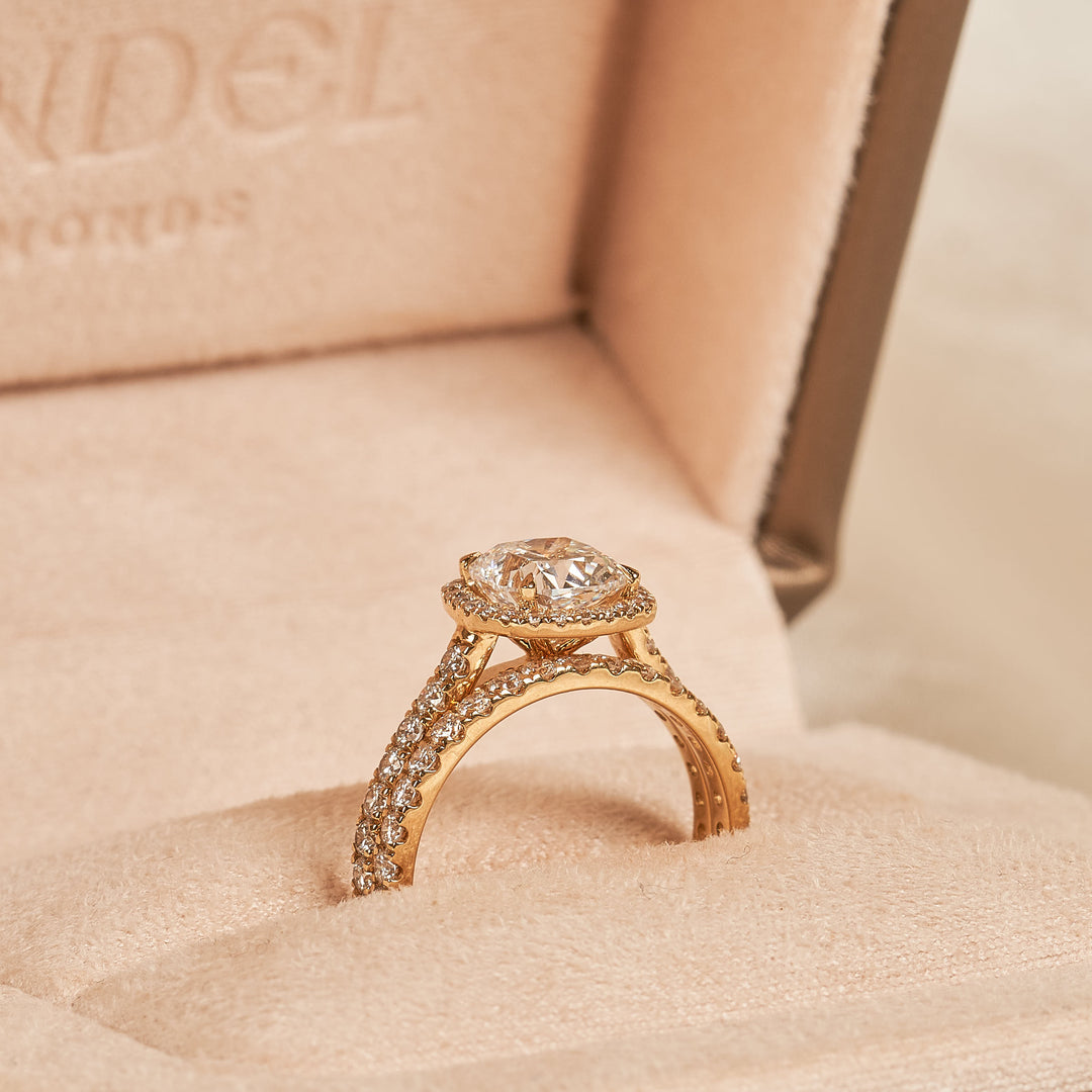 Christina - Cushion Halo Lab Grown Diamond Ring with Pave Band and Stacking Ring Set - 18K Yellow Gold - 2,43 ct