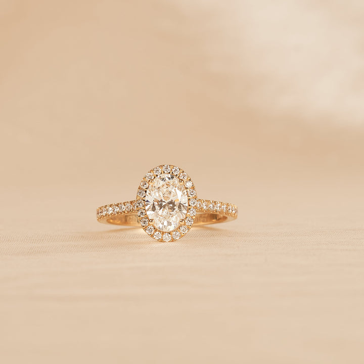 Ovale Halo Ring met Pave Band - 18K Witgoud