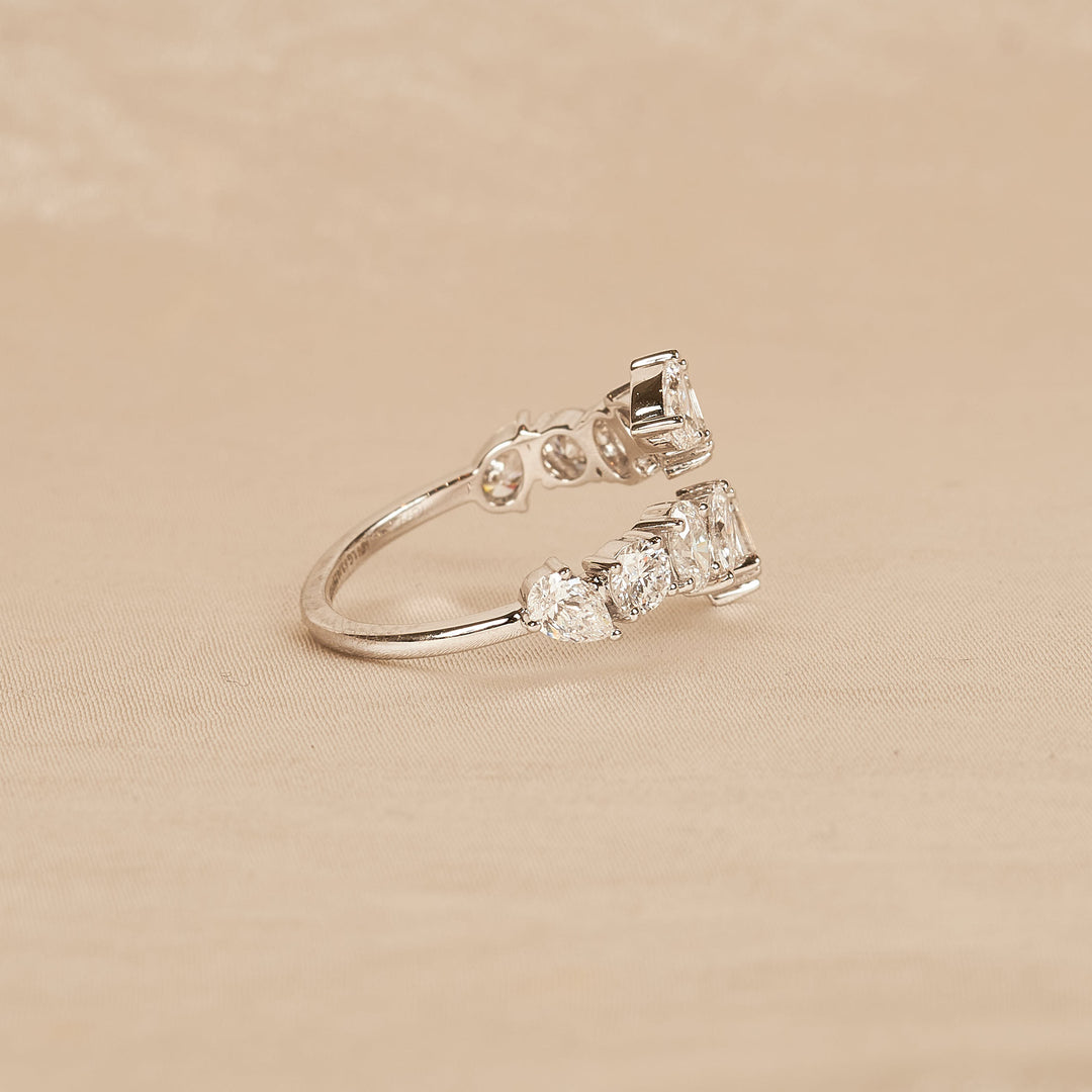Josephine – Auf Lager – Wickelring mit im Labor gezüchtetem Diamanten und Diamanten im Fantasieschliff – 18 Karat Weißgold – 2,07 ct