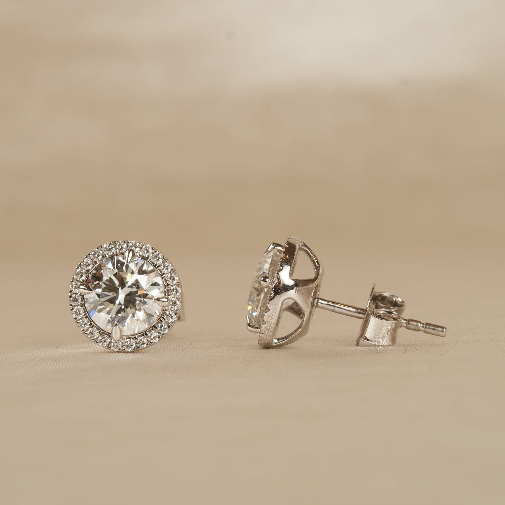 Bibi - In Stock - Round Brilliant Halo Lab Grown Diamond Stud Earrings - 18K Gold - 1.1 ct