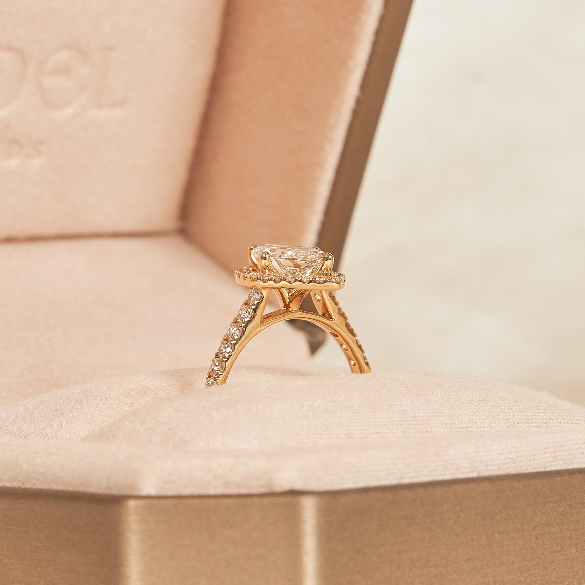 Brooke - In Stock - Marquise Halo Lab Grown Diamond Ring with Pave Band - 18k Yellow Gold - 1,5 ct