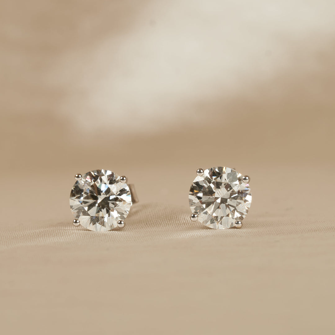 Renée - Round Brilliant Lab Grown Diamond Stud Earrings, Basket Setting - 18K Gold