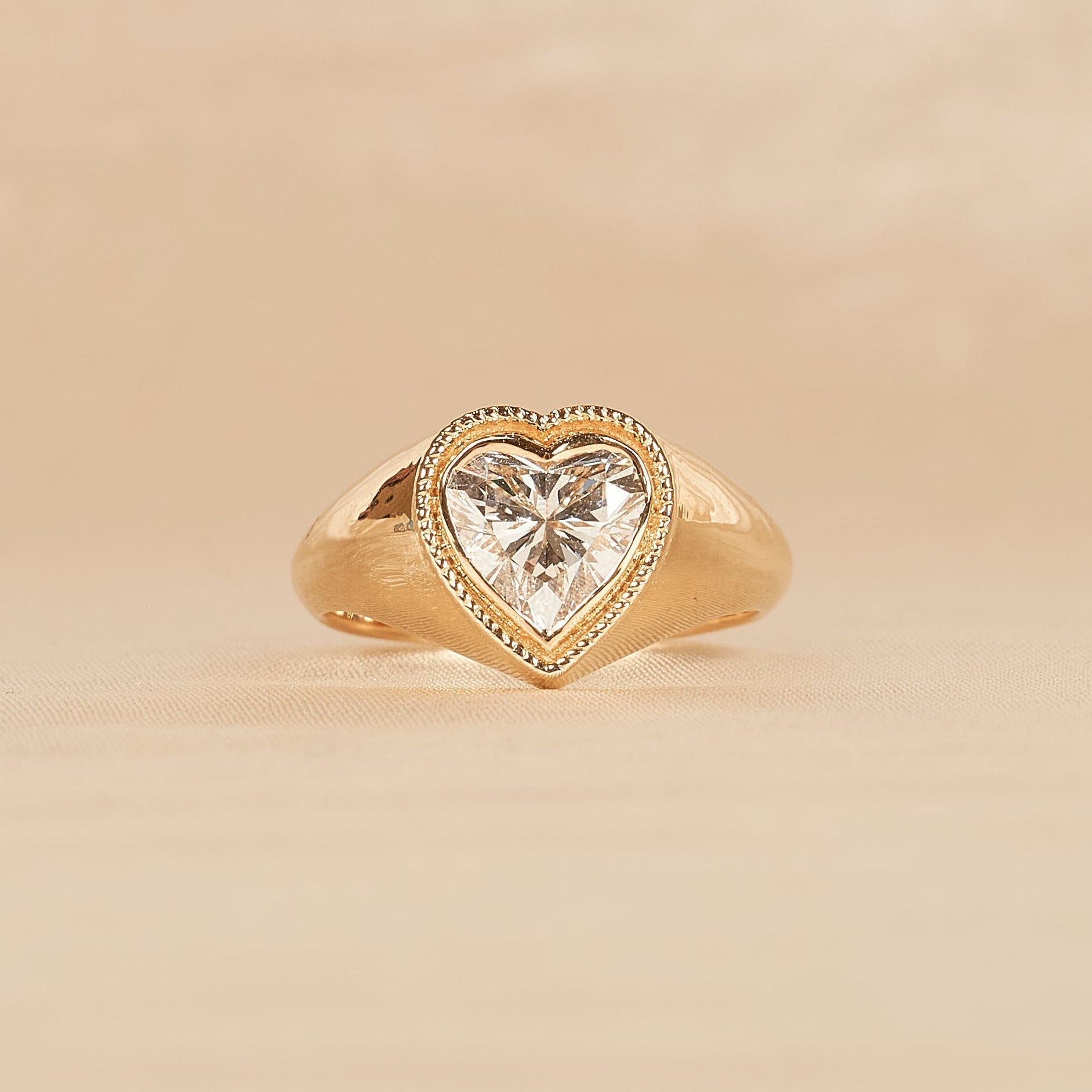 Juliette - In Stock - Signet Pinkyfinger Lab Grown Diamond Ring Heart - 14K Gold - 1,10 ct