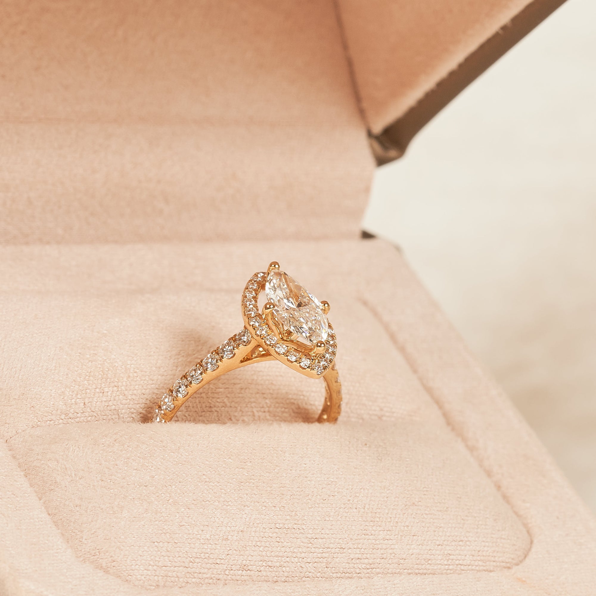 Brooke - In Stock - Marquise Halo Lab Grown Diamond Ring with Pave Band - 18k Yellow Gold - 1,5 ct