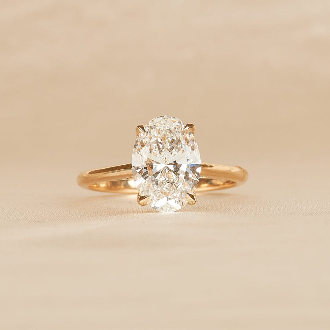 Lyann - In Stock - Oval Petal Prong Lab Grown Diamond Ring - 18K Gold - 2,6 ct