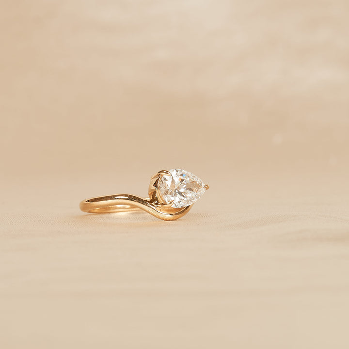 Elise - Pear Shaped Wave Lab Grown Diamond Pinky Ring - 18K Gold - 1 ct
